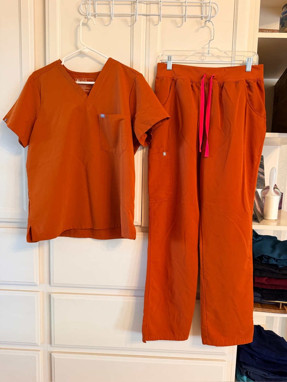 Figs women’s scrub set Cade L/T bottoms Katrina top large Burnt Orange